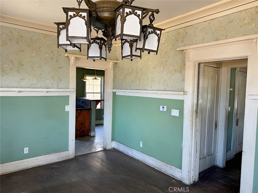 1749 W 49th