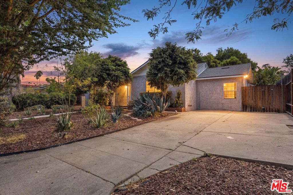 7048 Zelzah Avenue