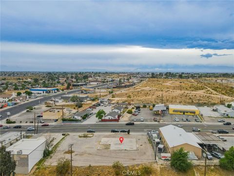 Photo of 16650 Mojave Dr Dr, Victorville, CA 92395 (MLS # SR26075805)