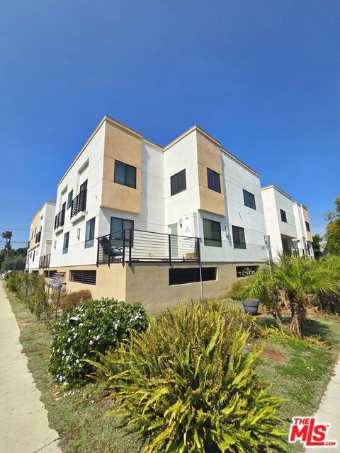 Photo of 2651 S Hobart Boulevard #5, Los Angeles, CA 90018 (MLS # 26670637)