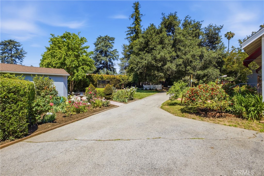 547 E Woodbury Road