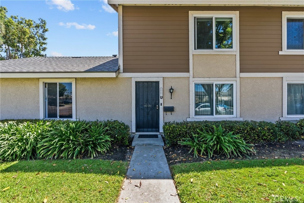 2901 S Sycamore B