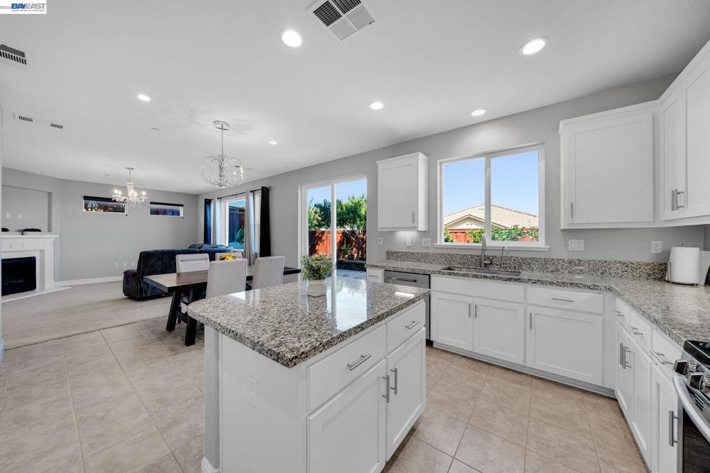 2737 Rio Seco Dr