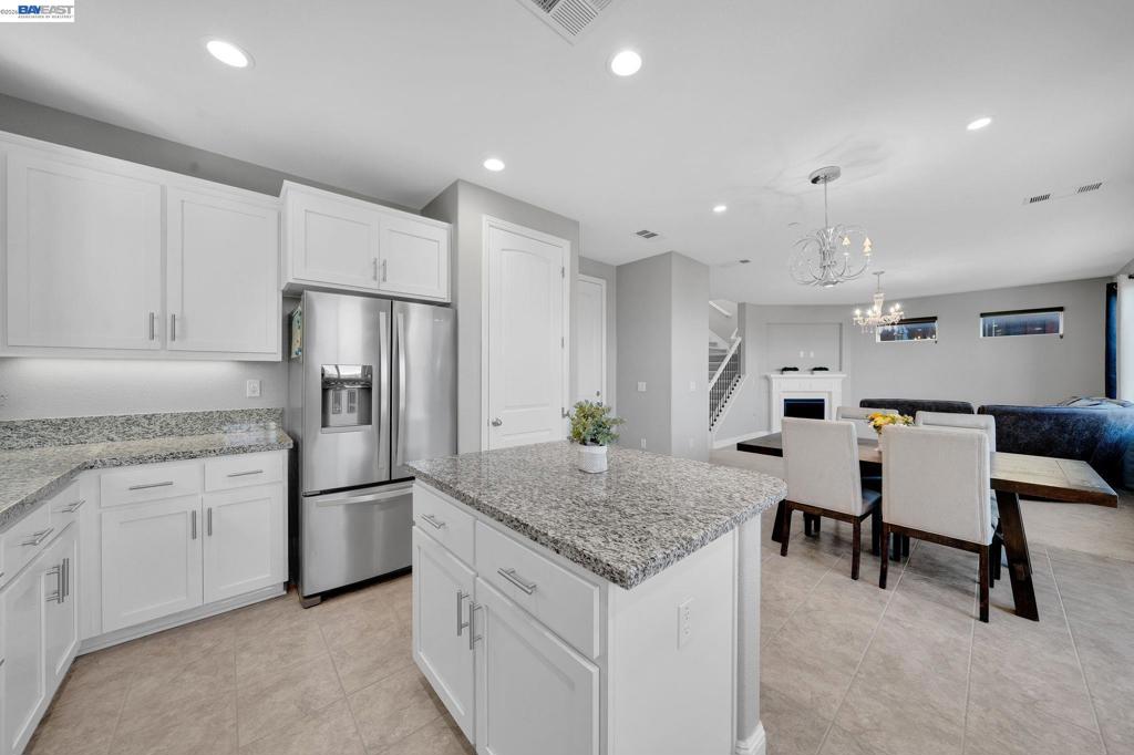 2737 Rio Seco Dr
