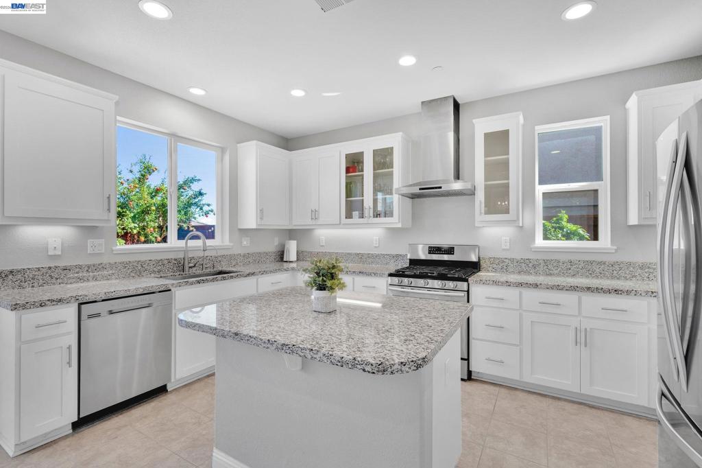 2737 Rio Seco Dr