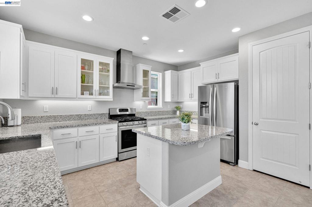 2737 Rio Seco Dr