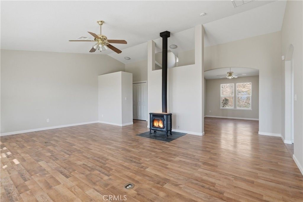 Photo of 5670 Bear Trap Dr, Mariposa, CA 95338 (MLS # MC25278933)