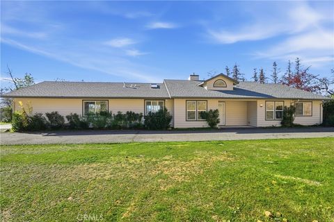 Photo of 5670 Bear Trap Dr, Mariposa, CA 95338 (MLS # MC25278933)