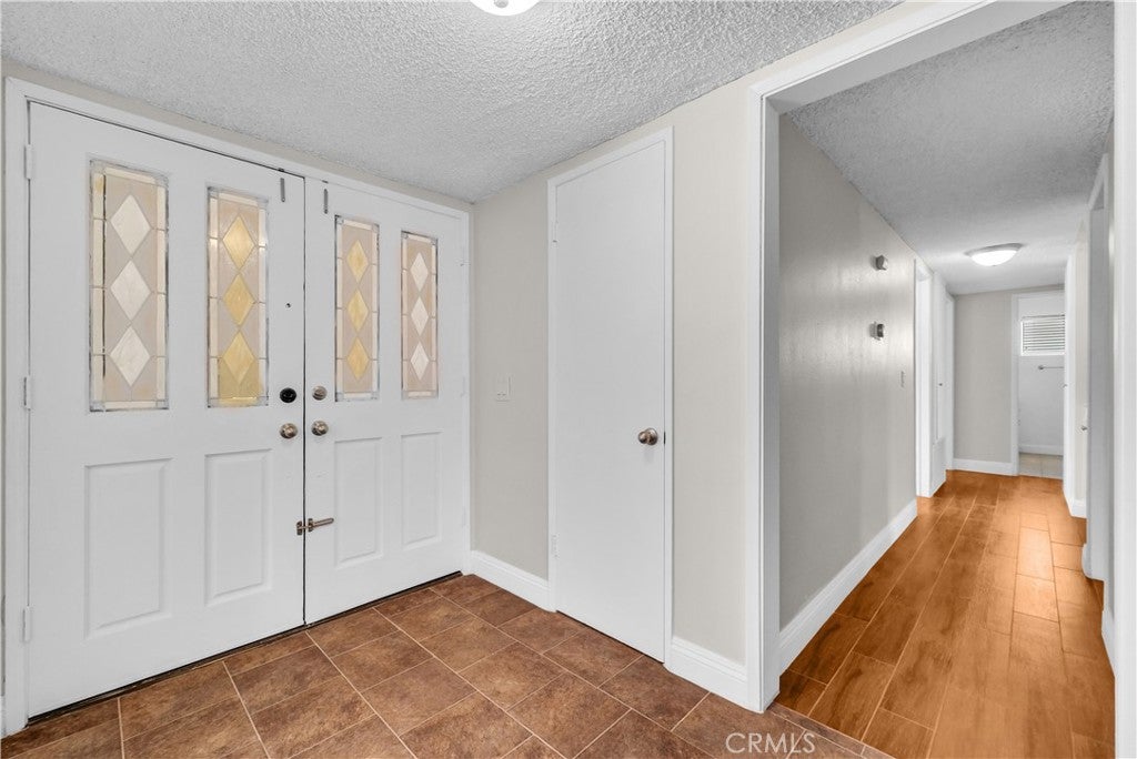 553 E Home