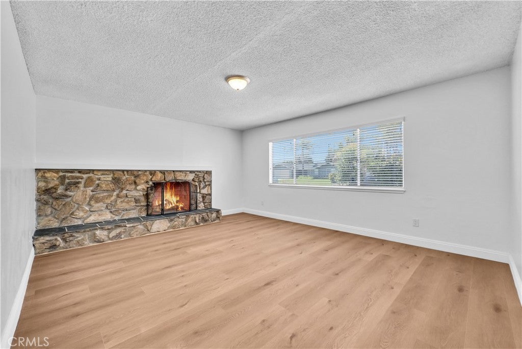 553 E Home