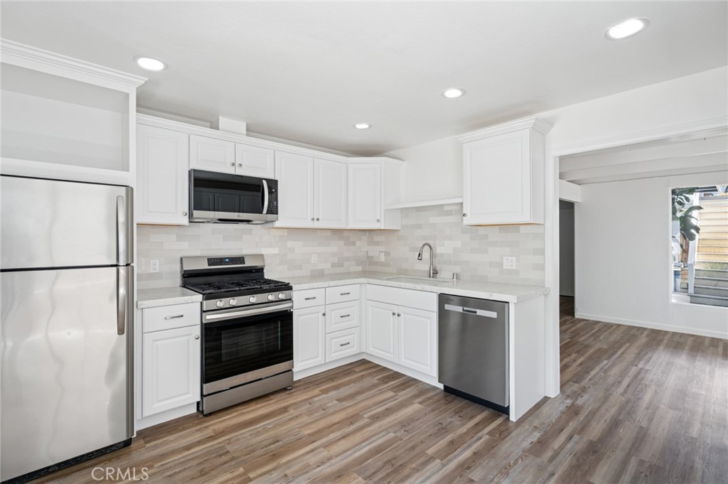 295 Wave Street