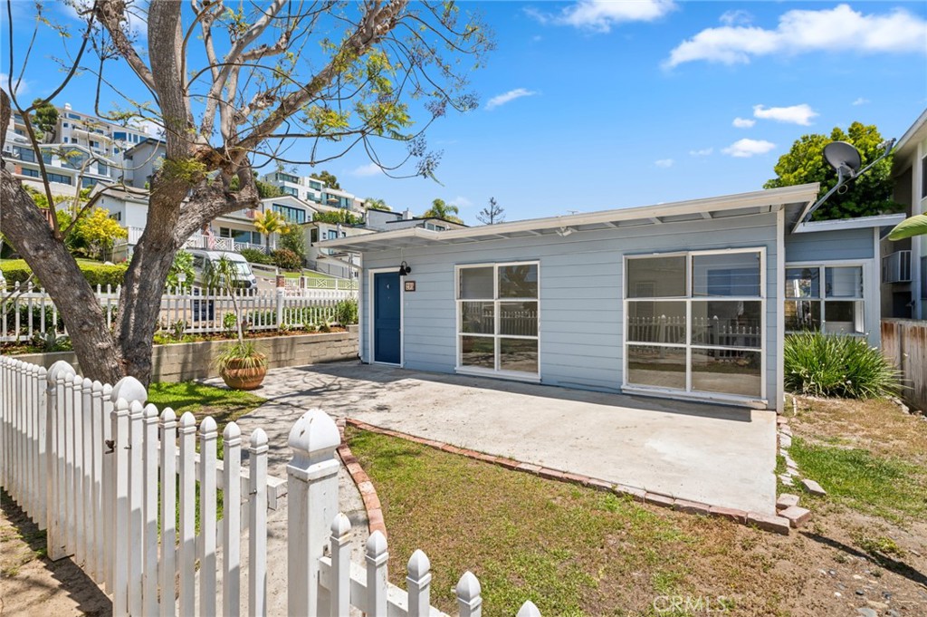 295 Wave Street