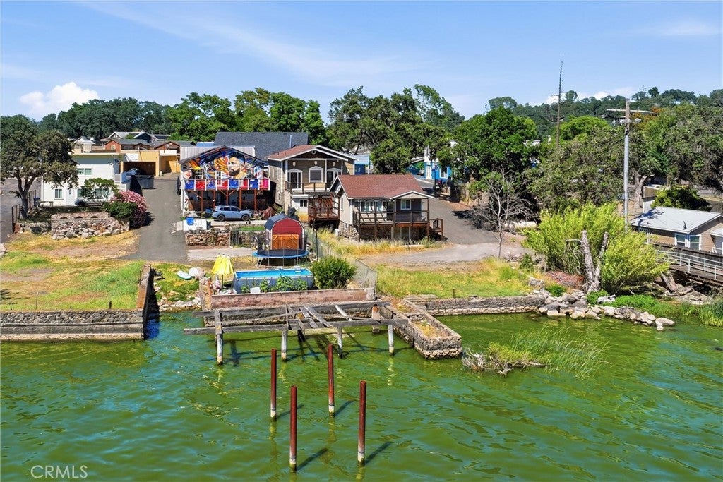 14465 Lakeshore