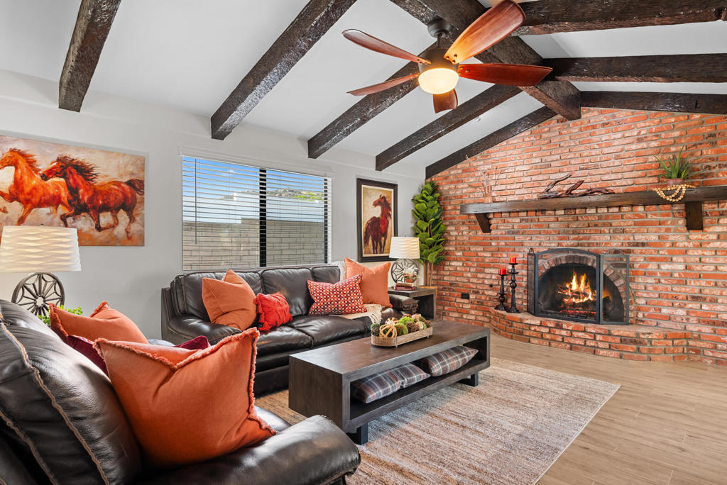 27281 Paseo Verde