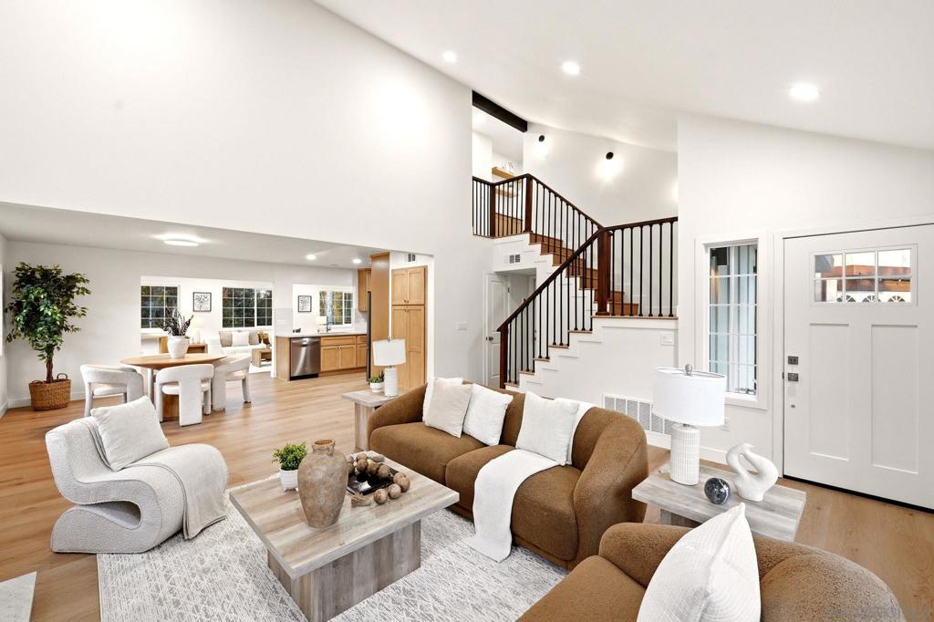 8113 Blythe Ct