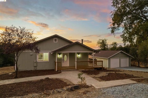 Photo of 19676 Rawhide Rd RD, Sonora, CA 95370 (MLS # 41149317)