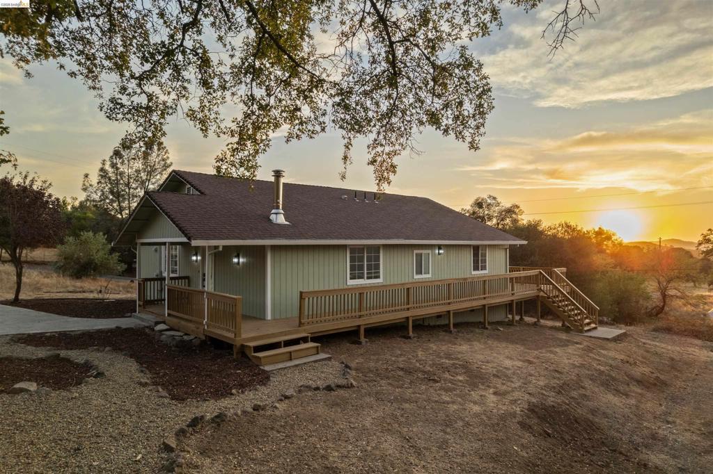 19676 Rawhide Rd