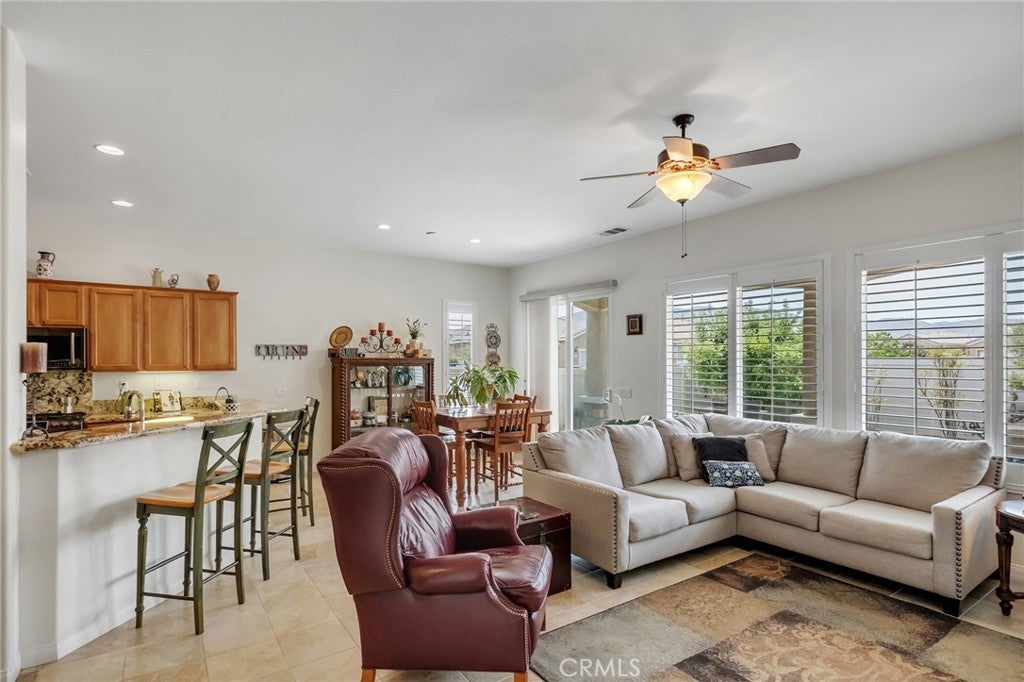19441 Royal Oaks