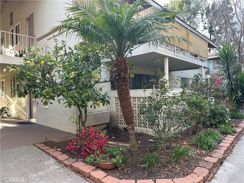 Photo of 163 Avenida Majorca #B, Laguna Woods, CA 92637 (MLS # PW26139484)