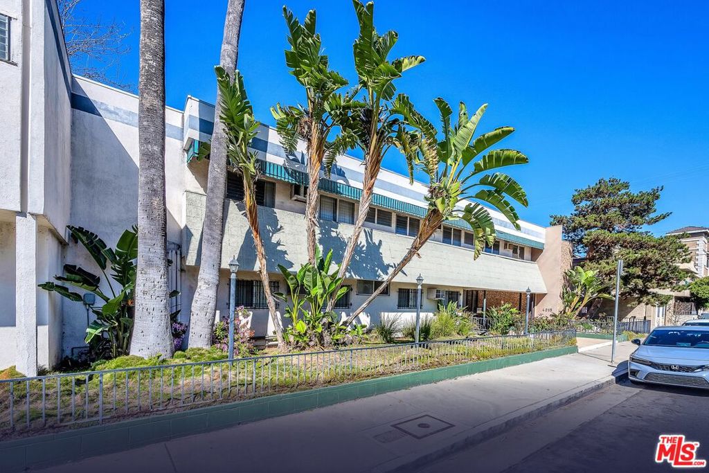Properties 1 4215 Vineland Avenue