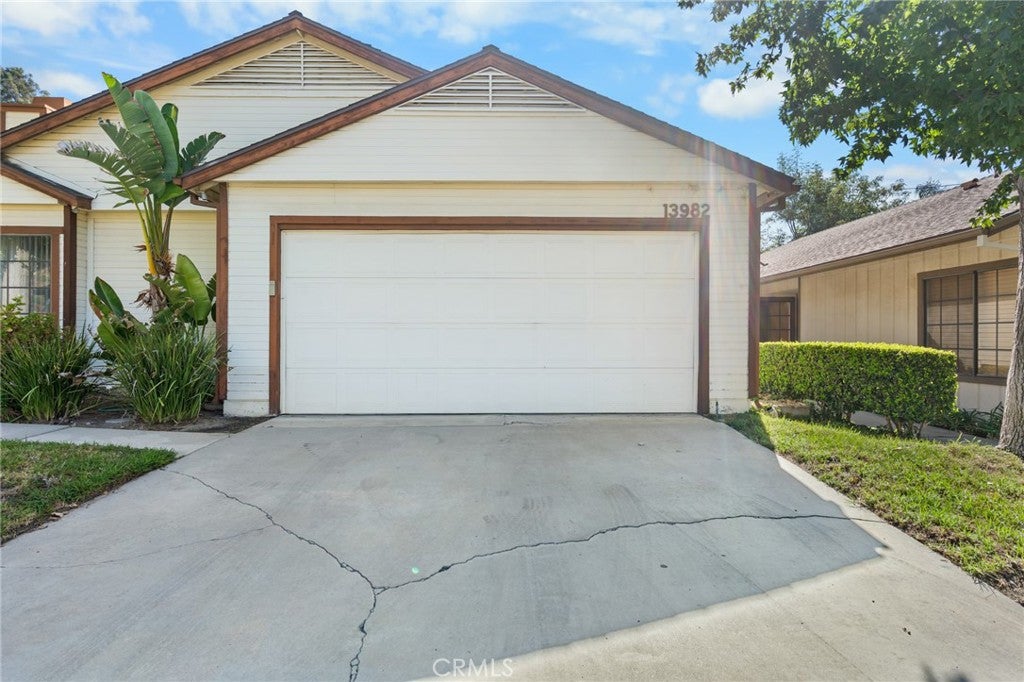 13982 Olive Grove Lane