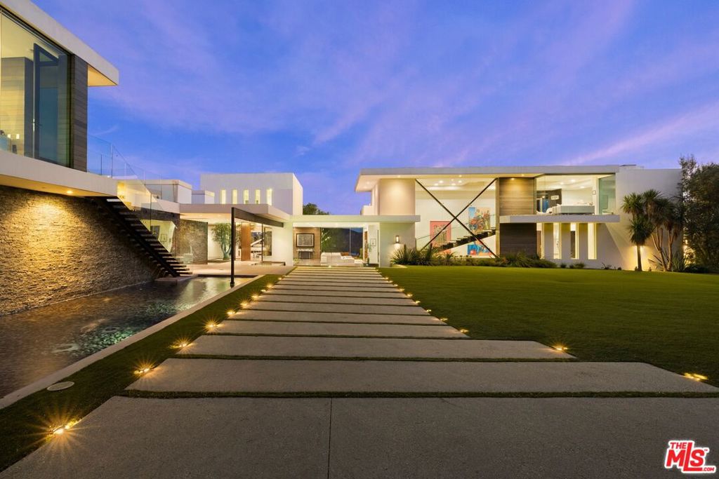 3000 Benedict Canyon Drive