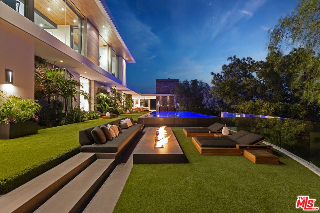 3000 Benedict Canyon Drive
