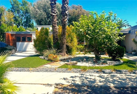 Photo of 18349 1/2 Hiawatha Street, Northridge, CA 91326 (MLS # SR26160476)