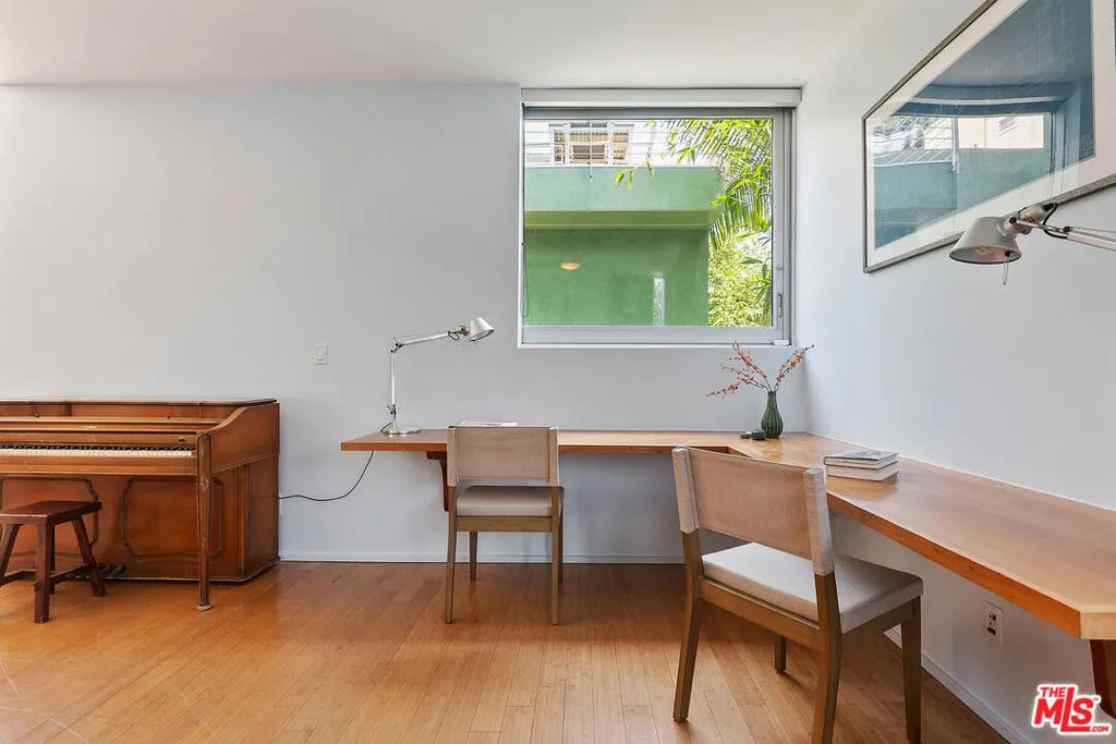 Venice, California 90291, United States, 2 Bedrooms Bedrooms, ,3 BathroomsBathrooms,Residential,Active,152369