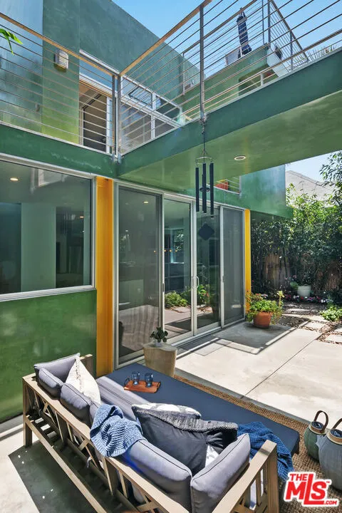 Venice, California 90291, United States, 2 Bedrooms Bedrooms, ,3 BathroomsBathrooms,Residential,Active,152369