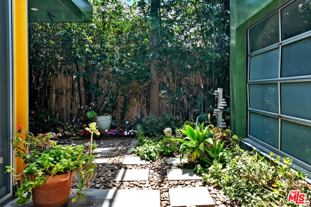 Venice, California 90291, United States, 2 Bedrooms Bedrooms, ,3 BathroomsBathrooms,Residential,Active,152369