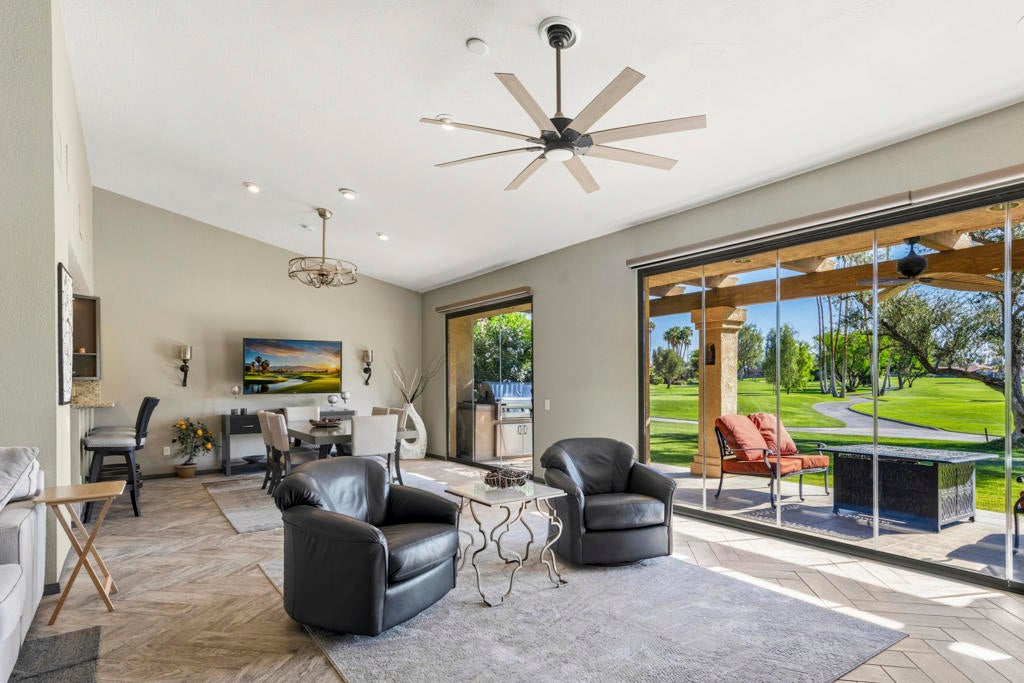 49460 Avenida Club La Quinta