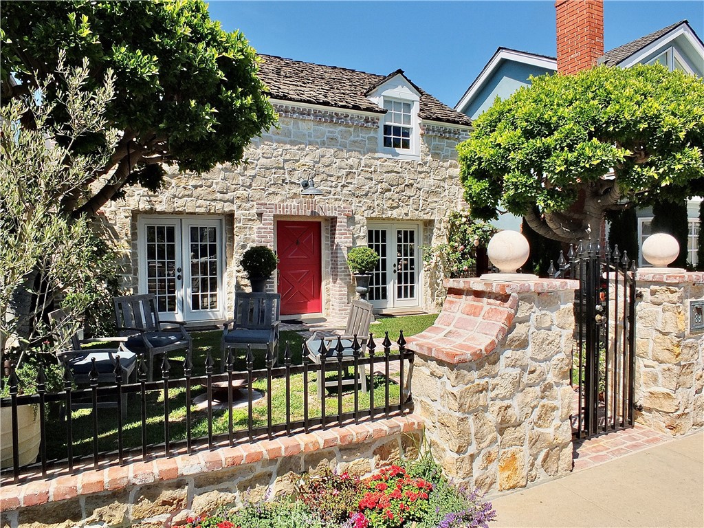 Naples (NA) - Residential Lease