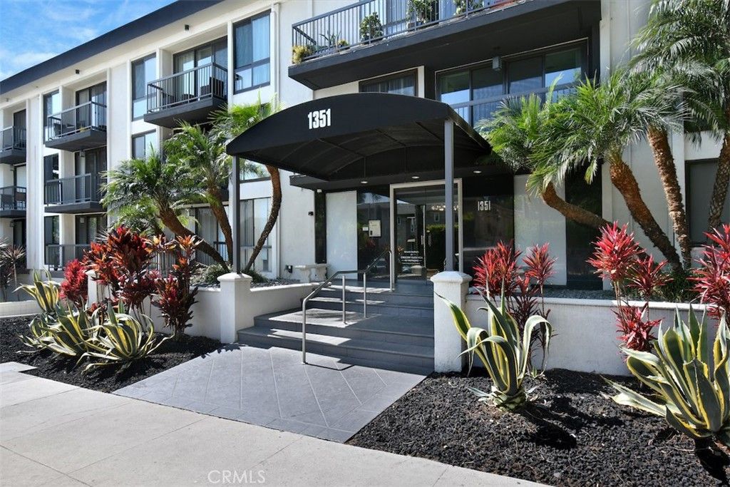 Photo of 1351 N Crescent Heights Boulevard #114, West Hollywood, CA 90046 (MLS # SR25234613)