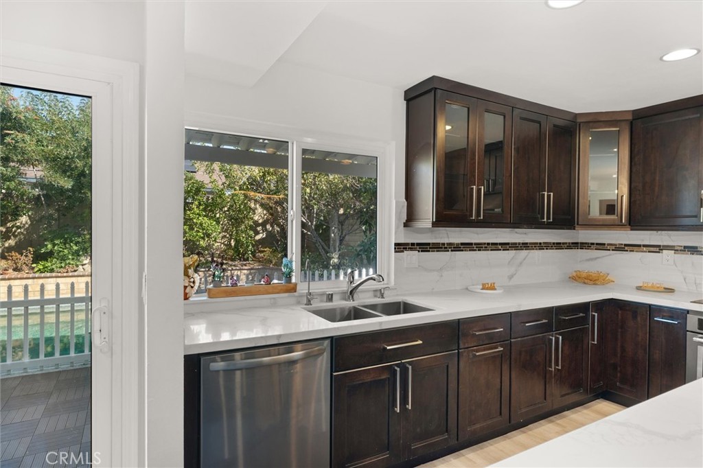 El Camino Glen (CH) - Residential