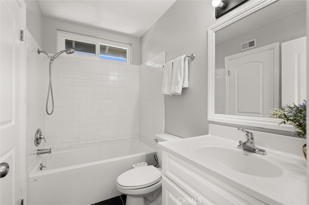 El Camino Glen (CH) - Residential