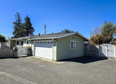 Photo of 1582 Fall Avenue, San Jose, CA 95127 (MLS # ML82039780)