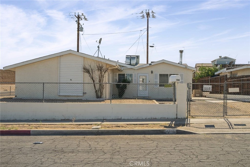 1232 E Elizabeth