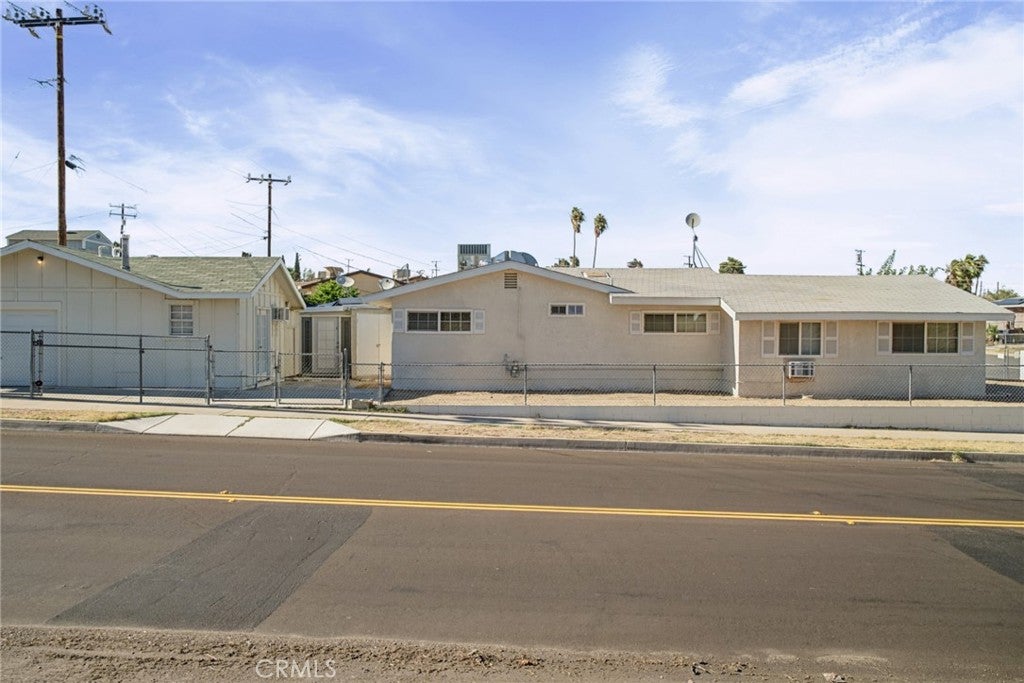 1232 E Elizabeth