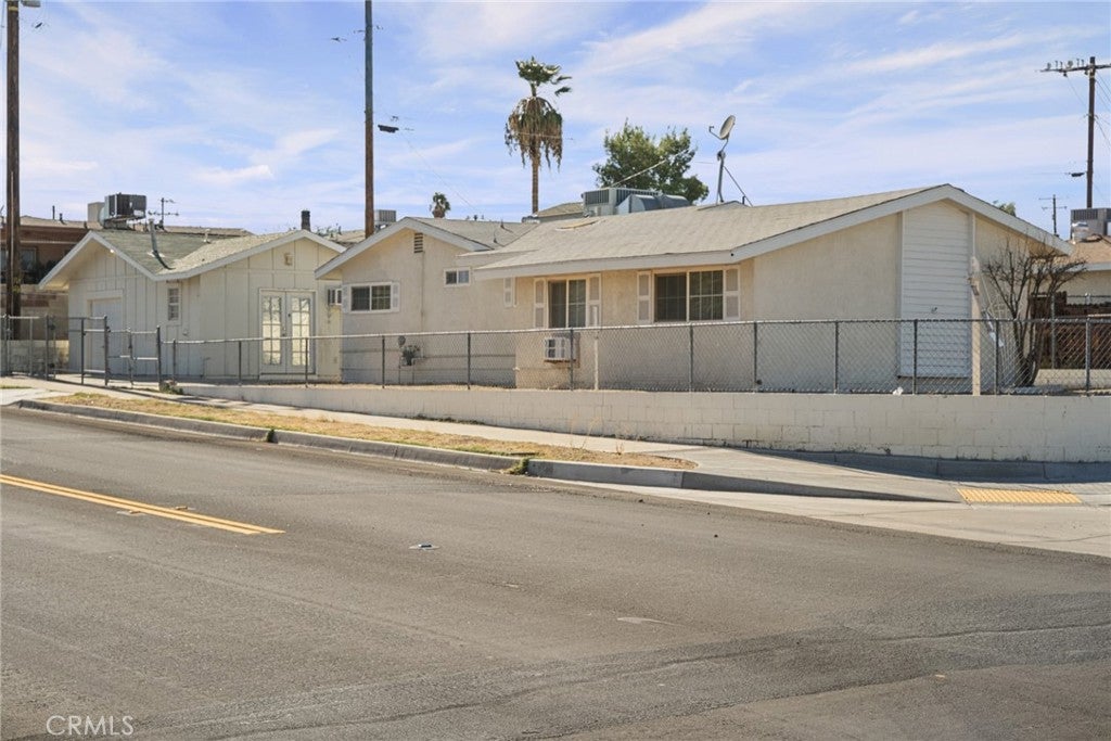1232 E Elizabeth