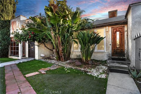 Photo of 11170 Burbank, North Hollywood, CA 91601 (MLS # SR26018864)