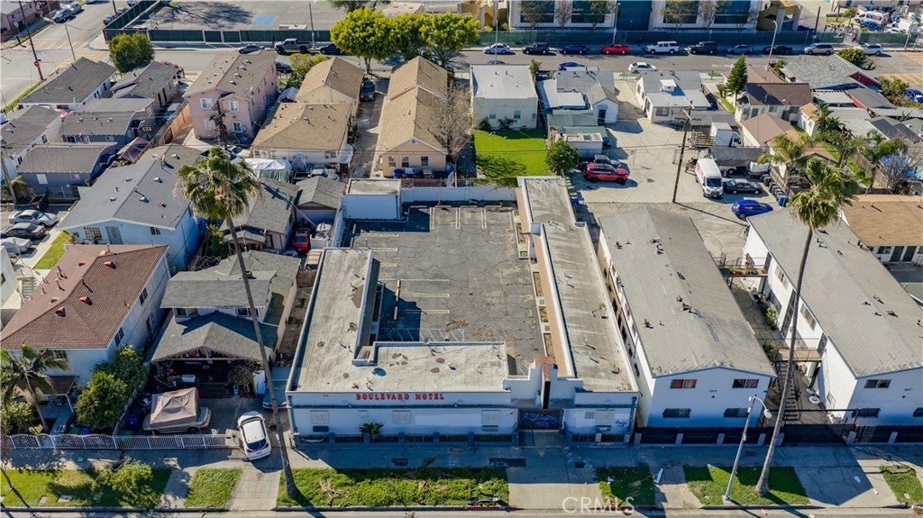 6919 S Figueroa