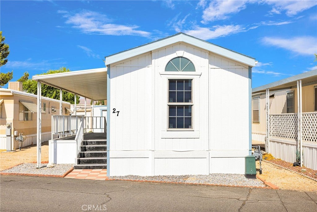22601 Bear Valley 27