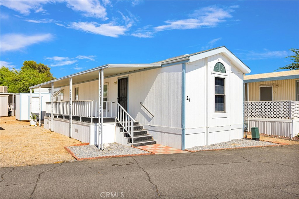22601 Bear Valley 27