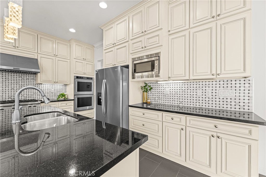 16 Dahlia, Lake Forest CA 92630 - Photo 24