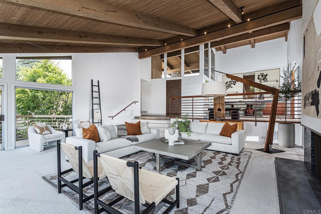 5458 Avenida Maravillas