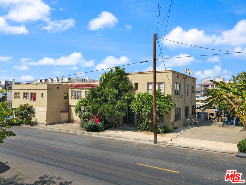 3013 W 11th Street