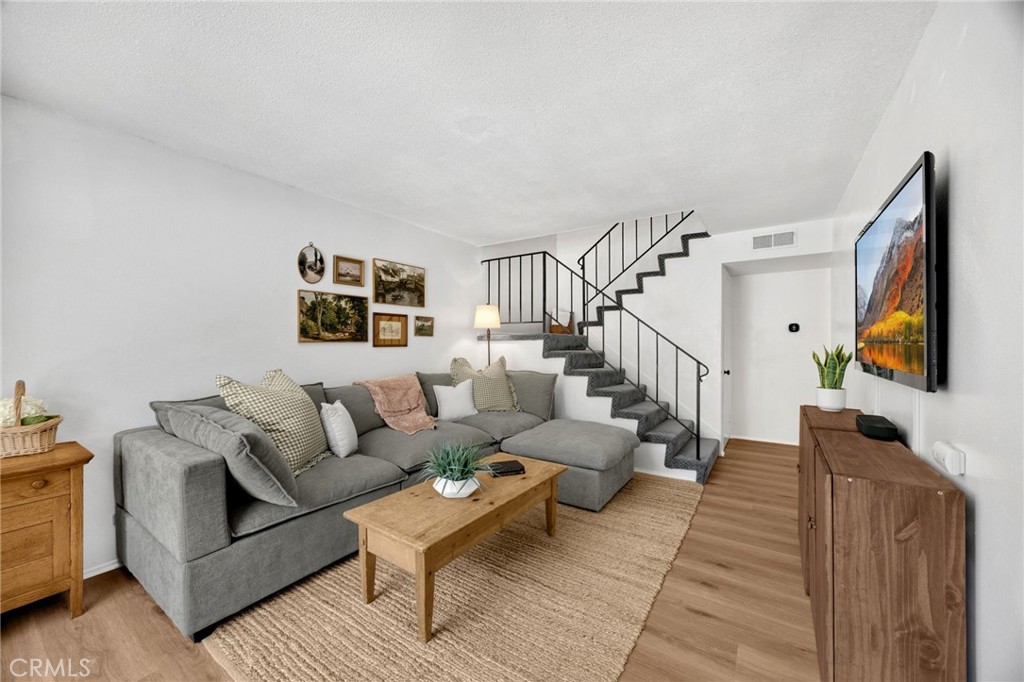 2148 Eveningside