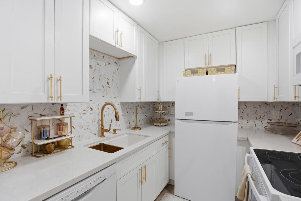 6350 Genesee Ave 107