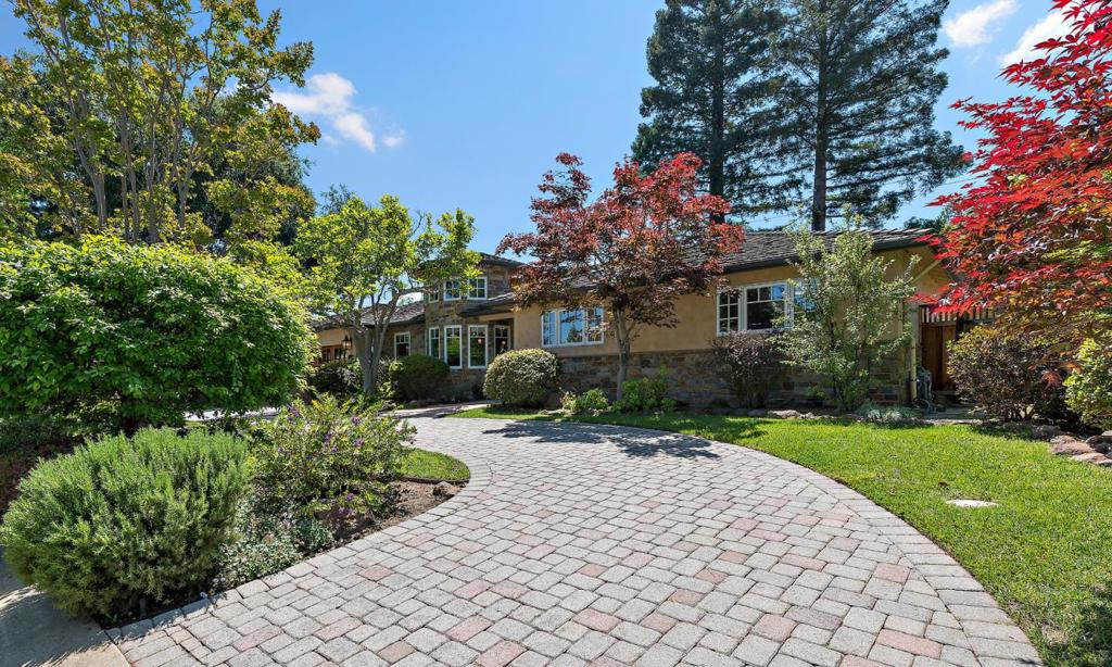 928 Altos Oaks Drive